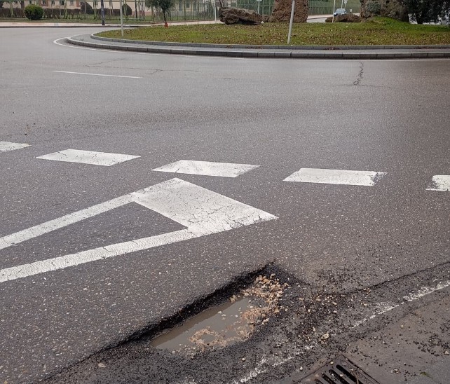 Bache peligroso en una rotonda de Burgos